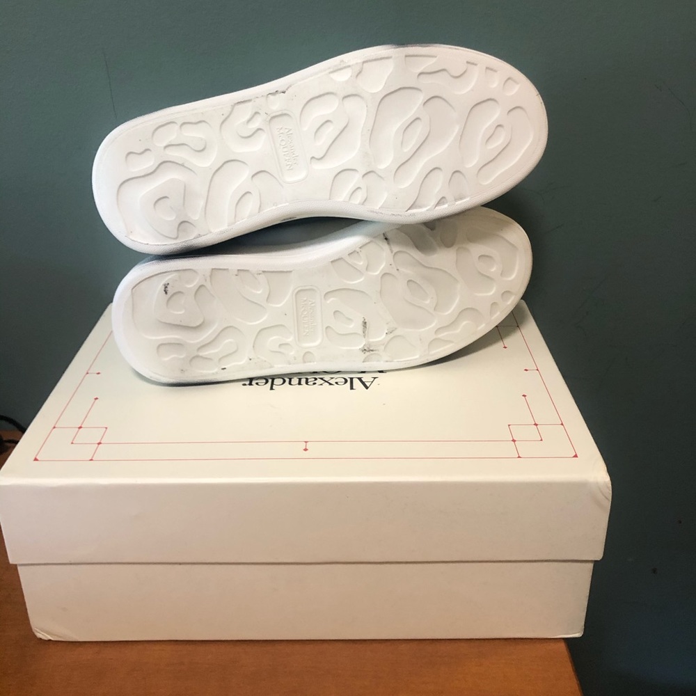 Alexander McQueens - Picture 4 of 6